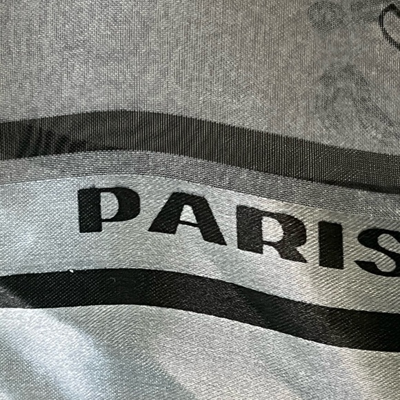 Silky scarf Grey wrap Mob Wives Paris France print 37”x37” - Picture 6 of 8